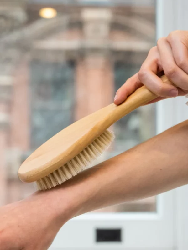 230919-dry-brushing-oo-main-7f0972 230919-dry-brushing-oo-main-7f0972